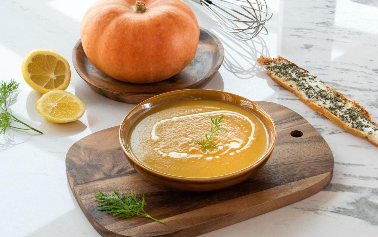 Swissotel Living Dschidda Exterior foto Pumpkin soup